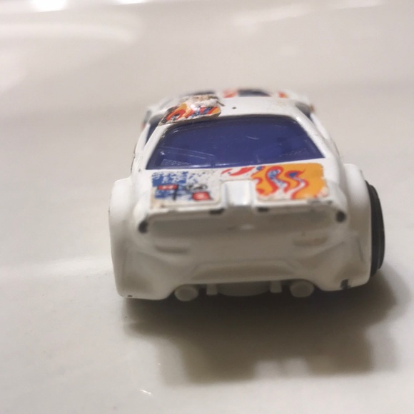 Hot wheels team Hot Wheels McDonald’s car 2012 - Picture 4 of 6